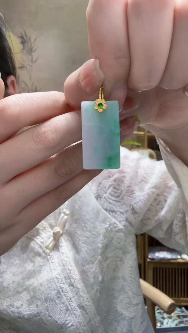 翡翠未镶嵌颈饰吊坠