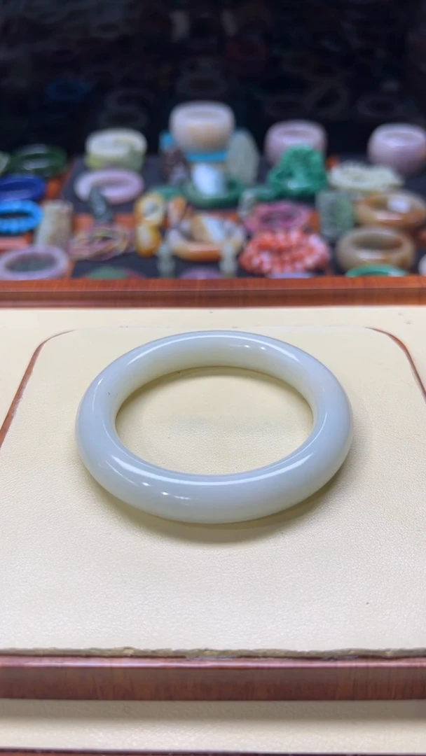 未镶嵌手镯石英质玉青*068