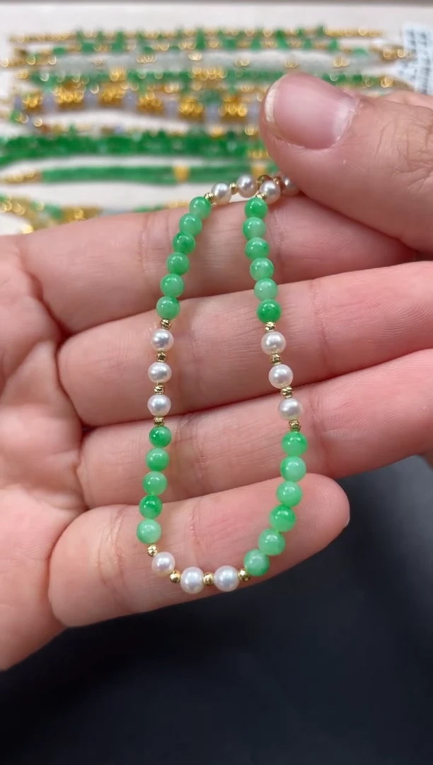 18K金镶嵌手链翡翠一条   P543