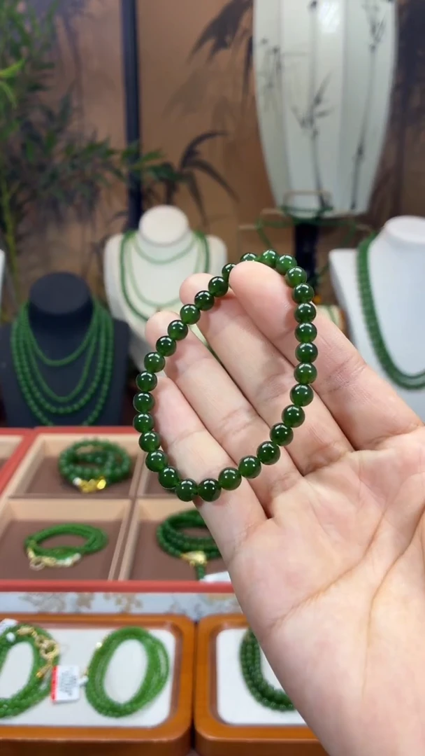 颈饰未镶嵌和田玉（碧玉）6菠菜微矿单圈