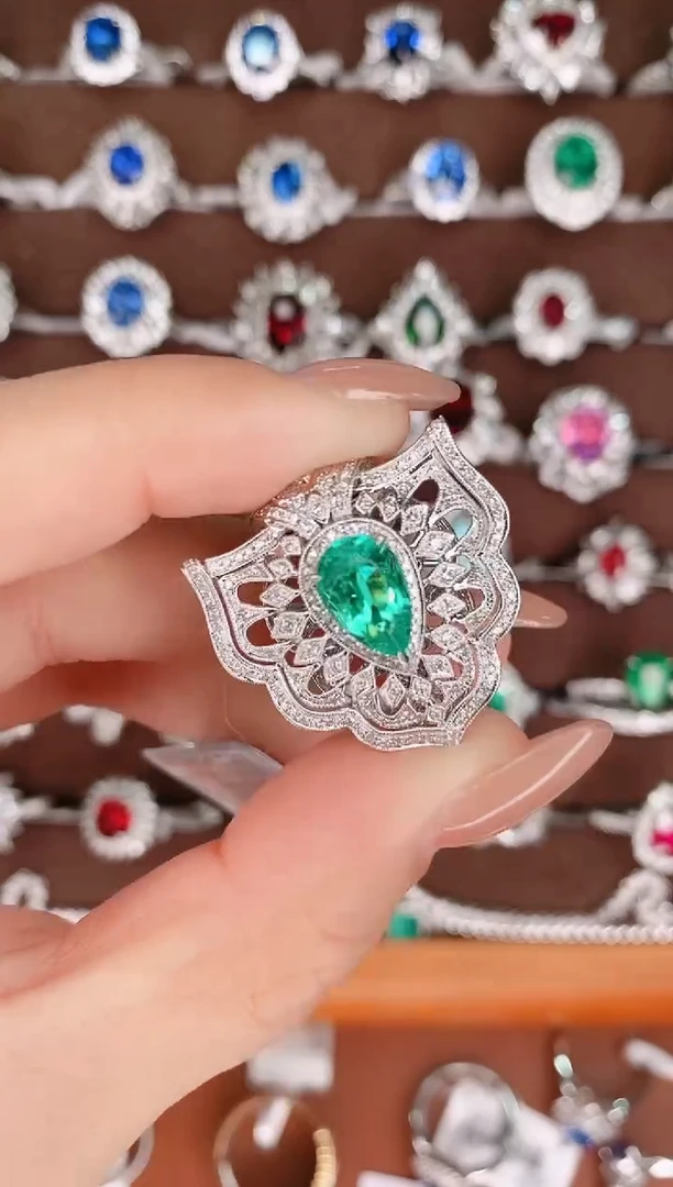 【闪购商品】祖母绿吊坠+胸针两用18K金镶嵌--1.03ct哥伦比亚