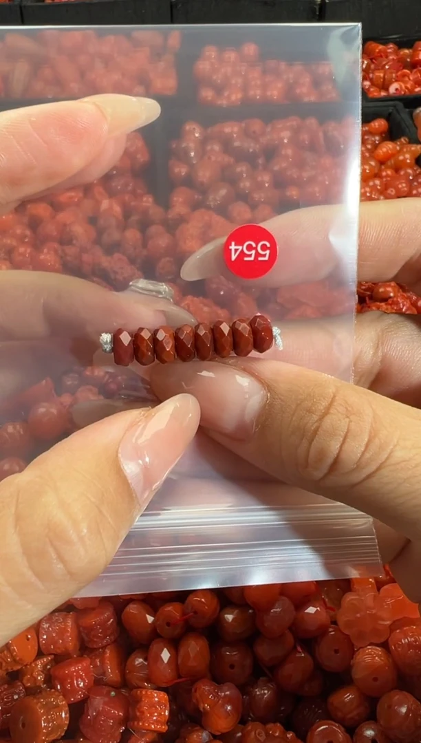 颈饰未镶嵌南红玛瑙1