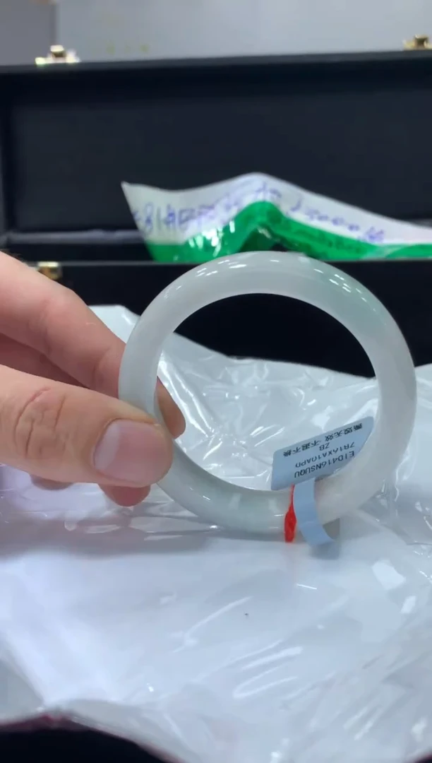 未镶嵌手镯翡翠翡翠手镯