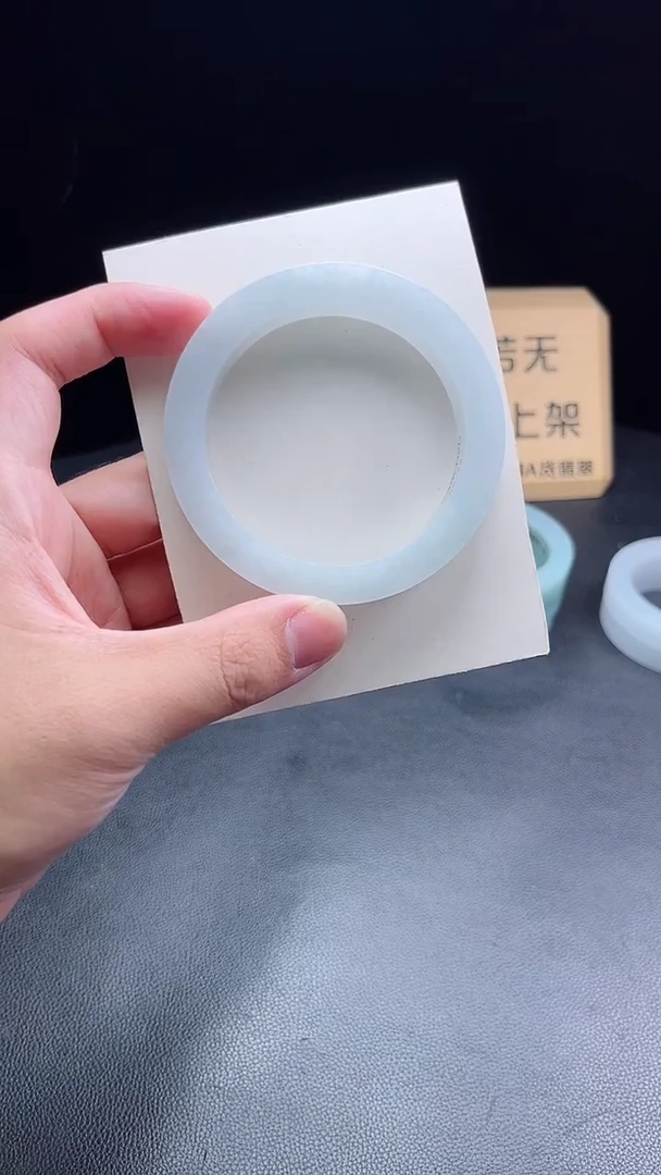 未镶嵌手镯定制翡翠鸿****2定制