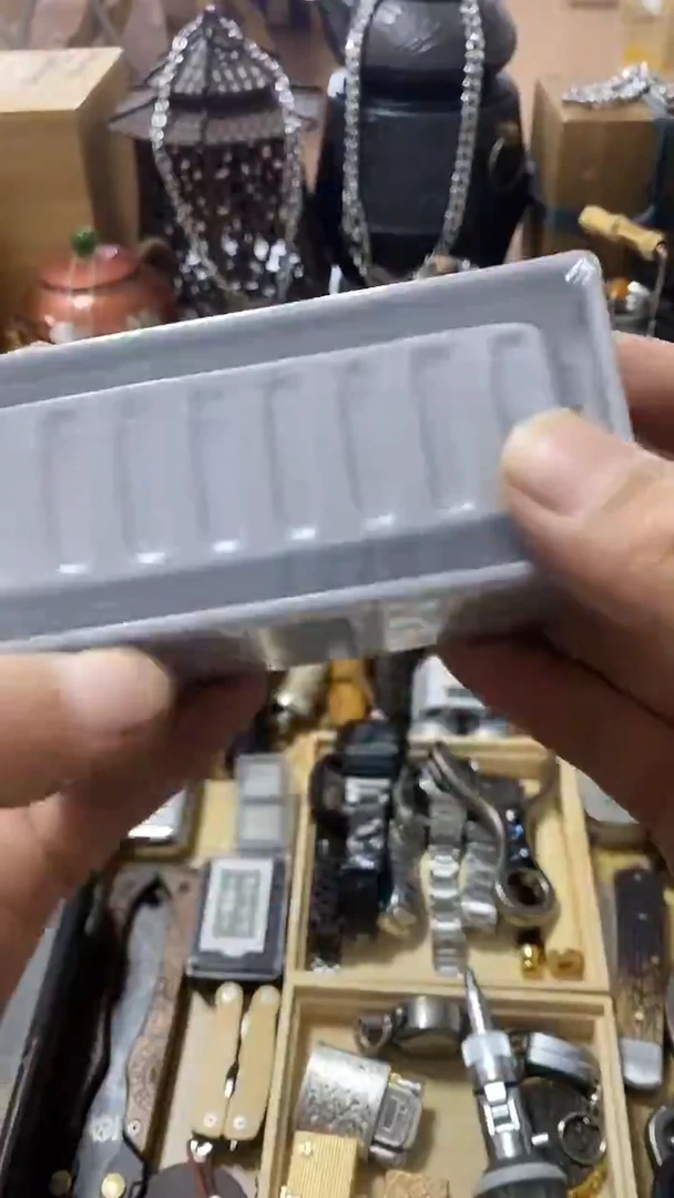 瓷片闪购商品  如图所示