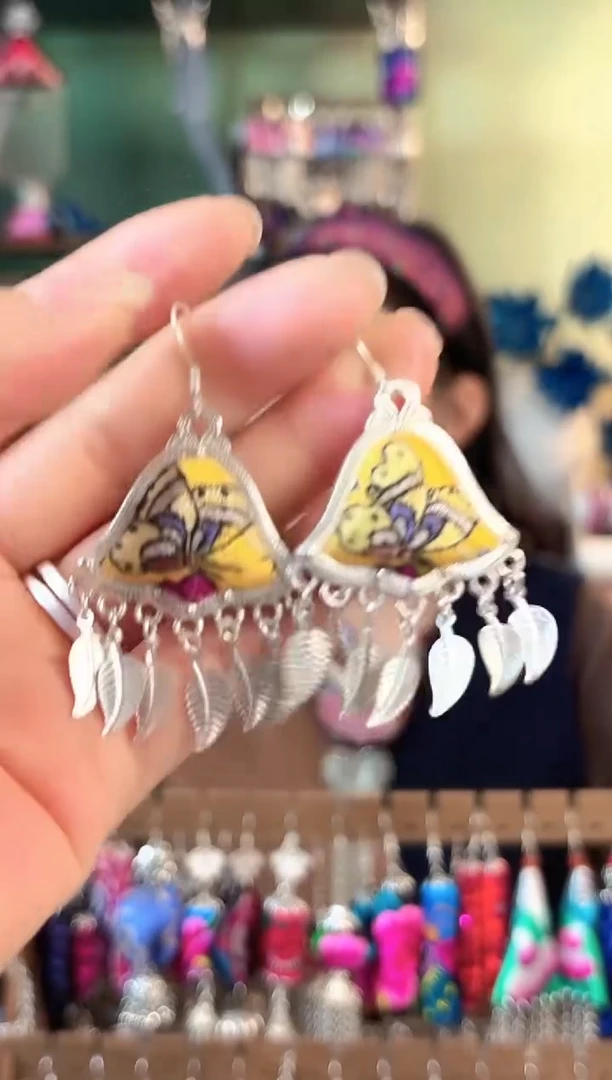 彩云南阁非遗老绣饰品515*