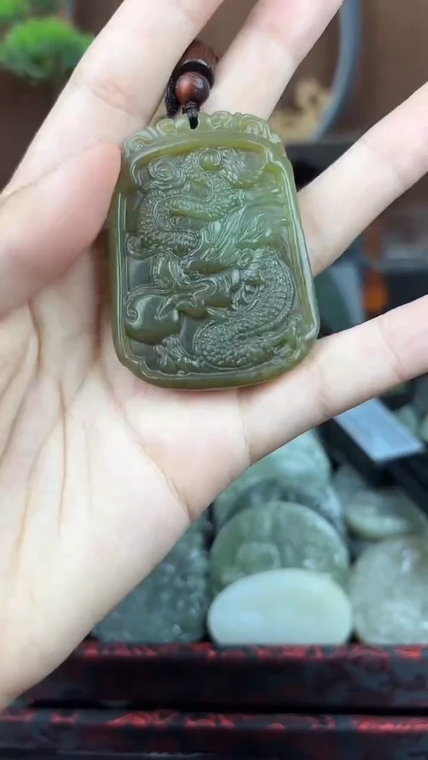 和田玉未镶嵌颈饰1