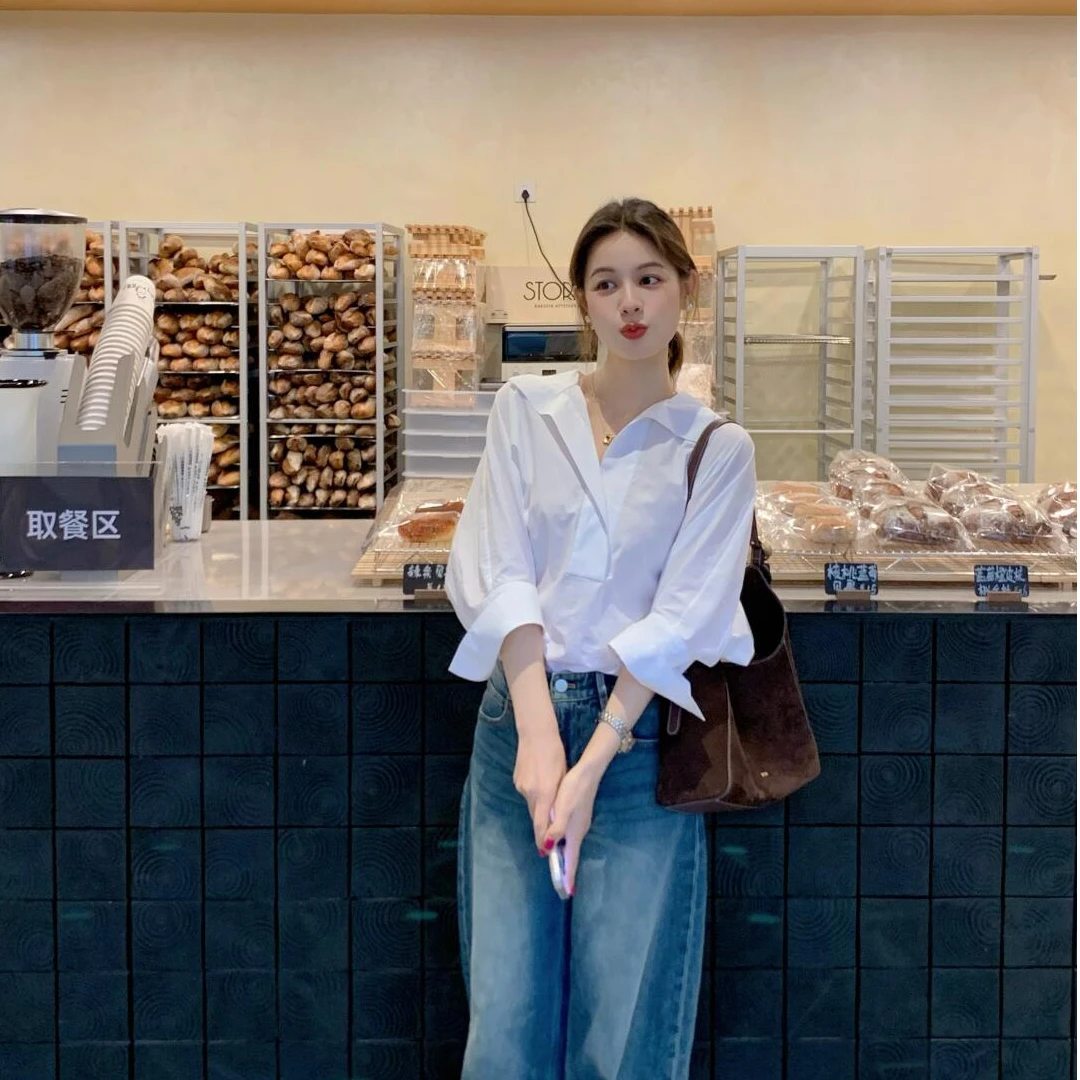 女装早春穿搭时尚新款韩系气质极简风慵懒感衬衫显瘦休闲牛仔裤女