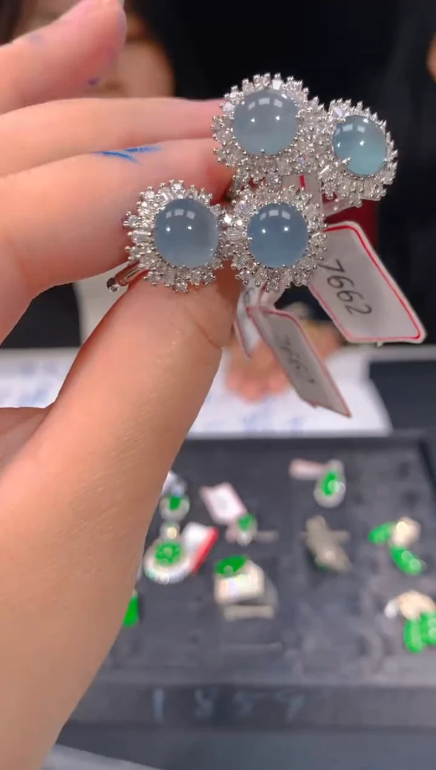 【闪购商品】定制翡翠未镶嵌62定制翡翠，多样性发货（发其一）