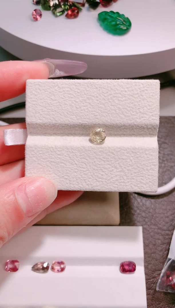 裸石蓝宝石1.65ct-天然黄蓝宝