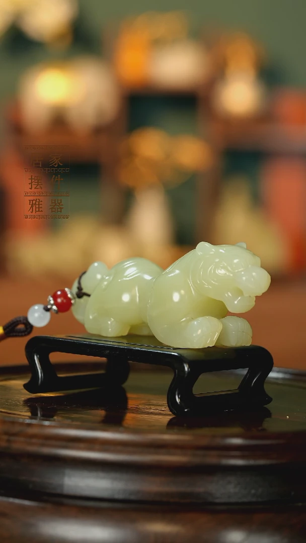 玉《虎虎生威伏虎》摆件