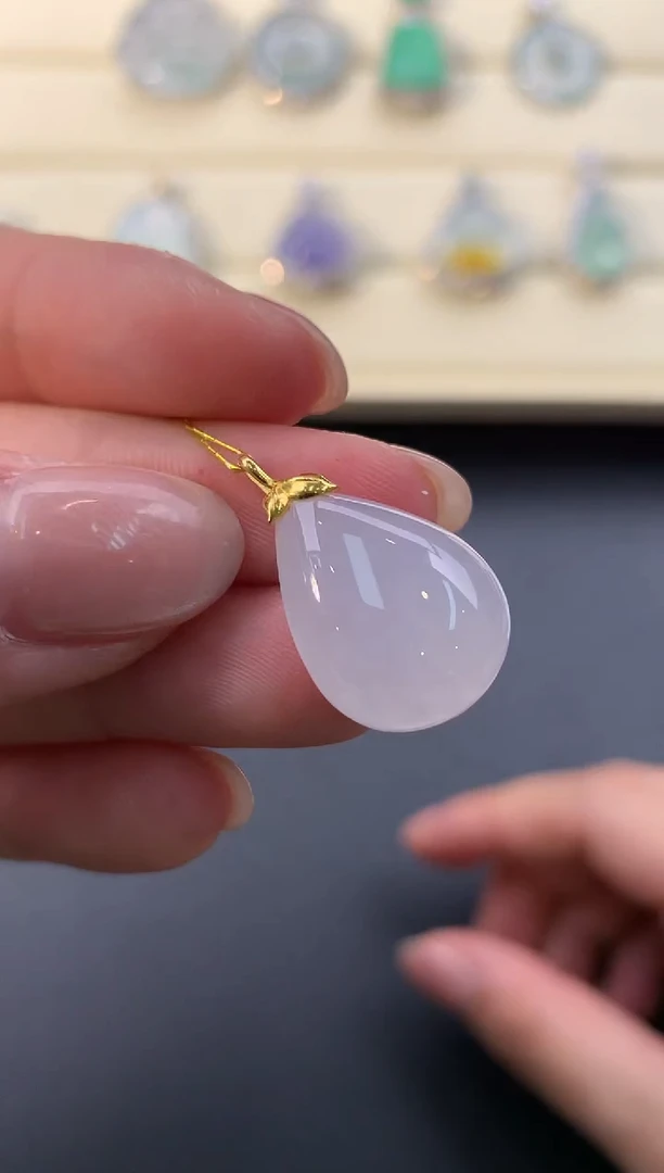 【闪购商品】翡翠颈饰18K金镶嵌D859