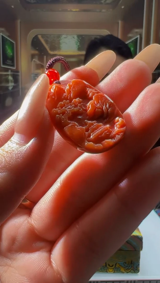 翡翠未镶嵌颈饰0634058075