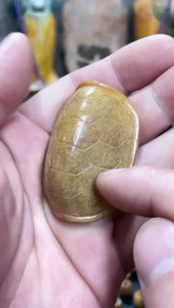 未镶嵌和田玉（糖玉）挂件每单1个