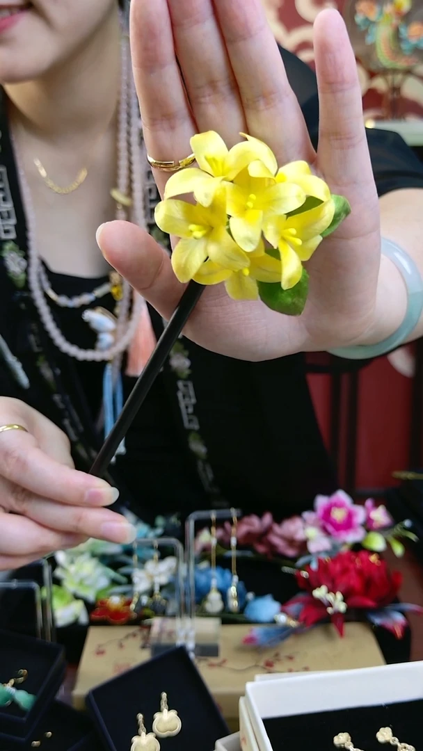 刺绣纯手工非遗绒花