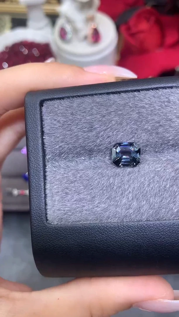 未镶嵌裸石定制尖晶石八角 黑武士 2.38ct