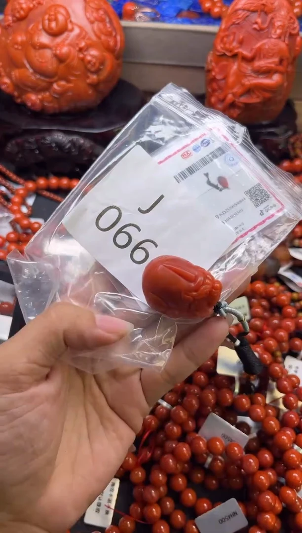 未镶嵌南红玛瑙珠宝奇石J066