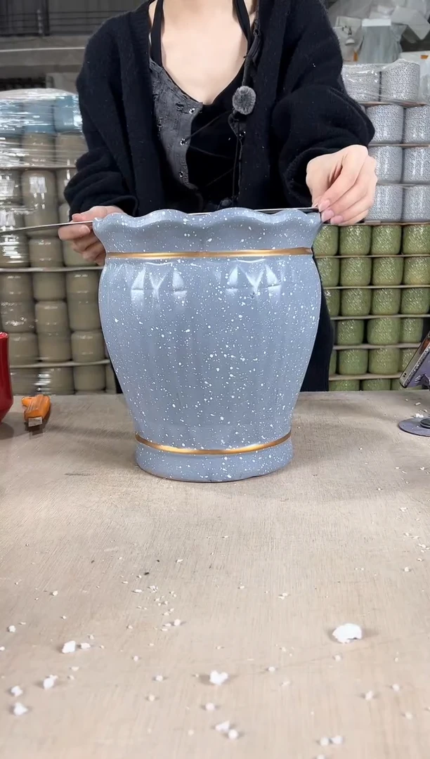 【闪购商品】陶瓷荷口加高灰点中号25x28