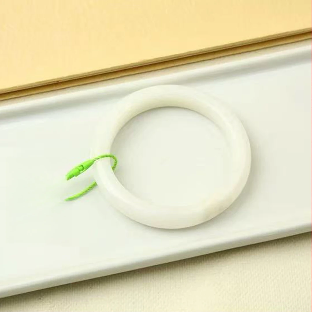 【有德玉业】----天然瓷白岫玉手镯一条