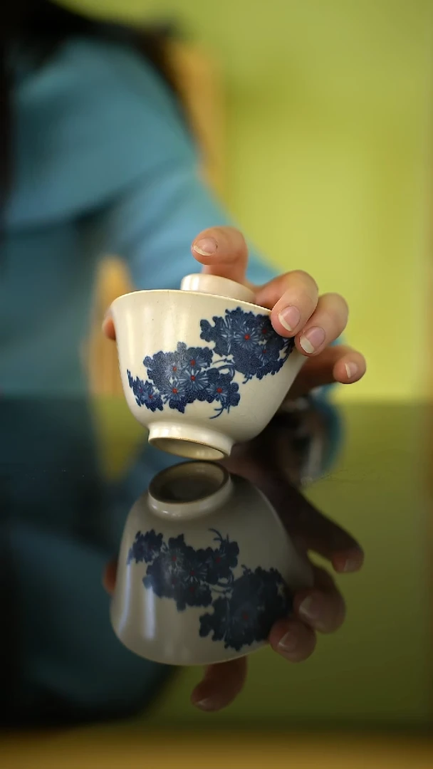 瓷陶鸣堂-菊纹盖碗