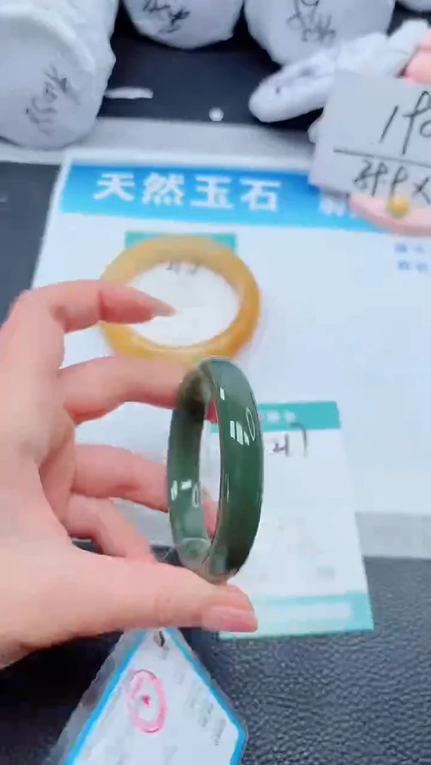【闪购商品】和田玉手镯未镶嵌217