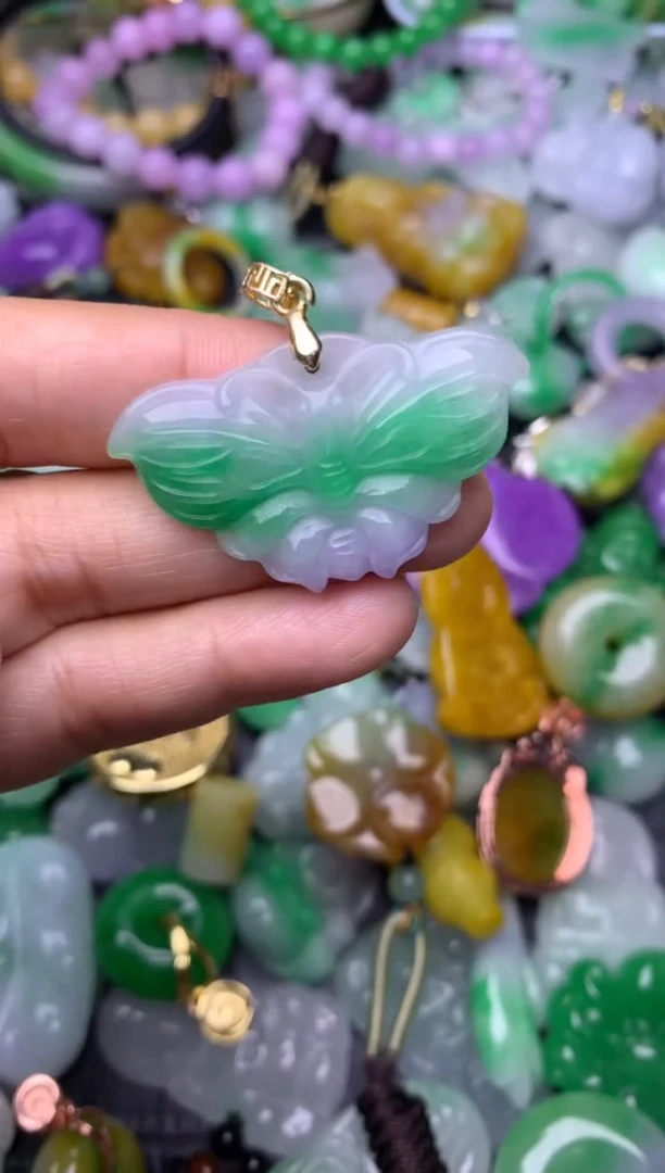 颈饰未镶嵌翡翠缅甸翡翠吊坠