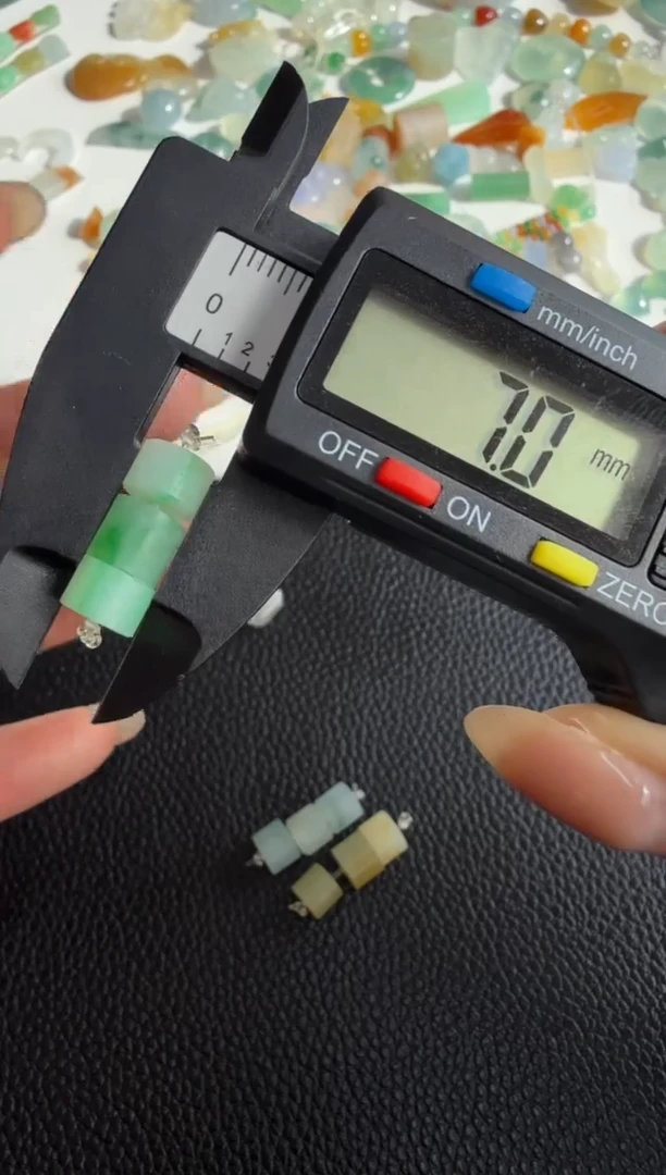 未镶嵌定制翡翠瓒****³绿筒珠280+28