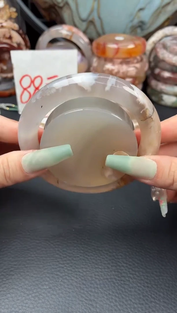 未镶嵌手镯（圆镯）石英质玉61