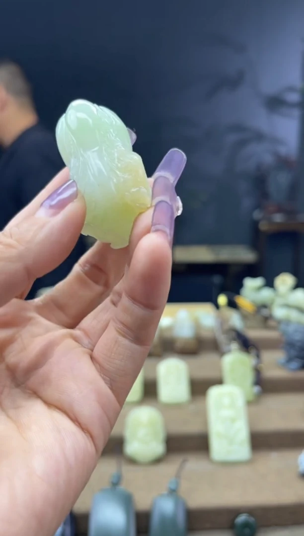 颈饰未镶嵌和田玉1