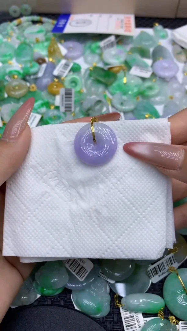 颈饰18K金镶嵌翡翠天然缅甸A货翡翠