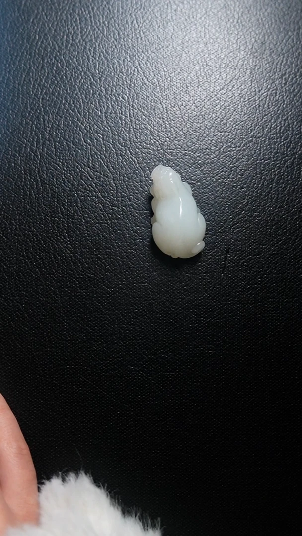 颈饰未镶嵌和田玉貔貅