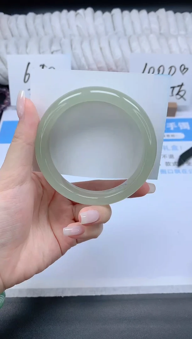 石英质玉手镯未镶嵌K52-63