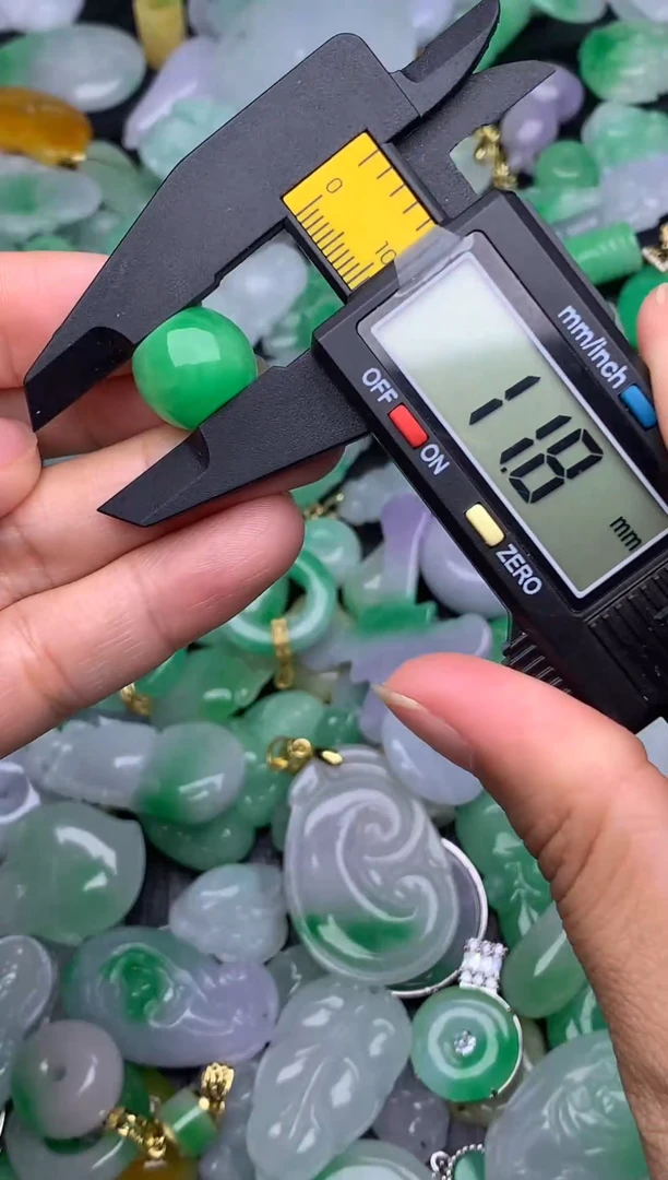 翡翠未镶嵌颈饰天然缅甸翡翠吊坠