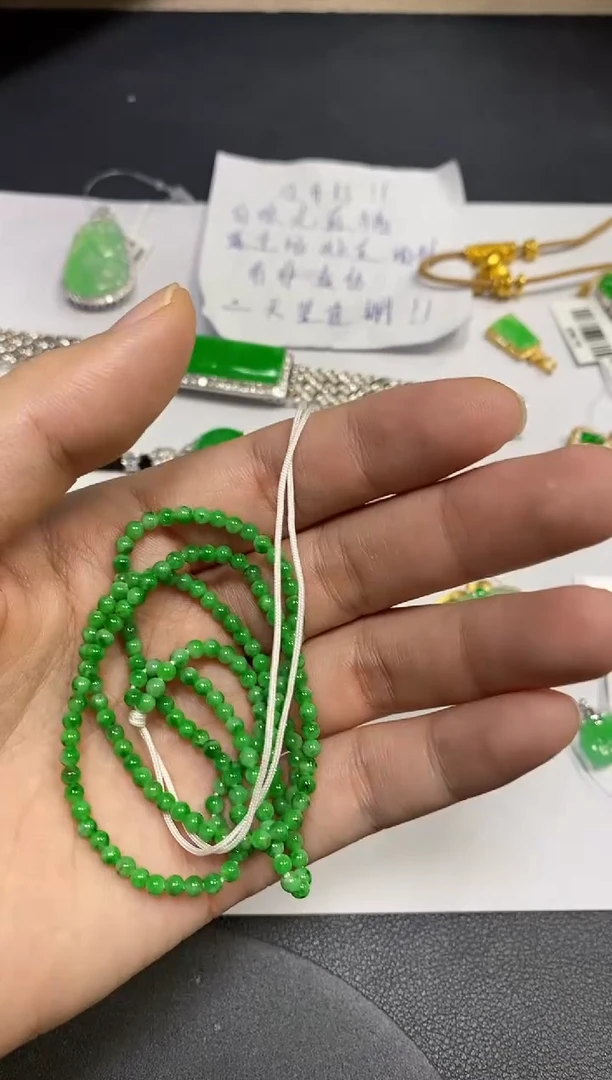 颈饰未镶嵌翡翠聚****?颈饰 未镶嵌 翡翠