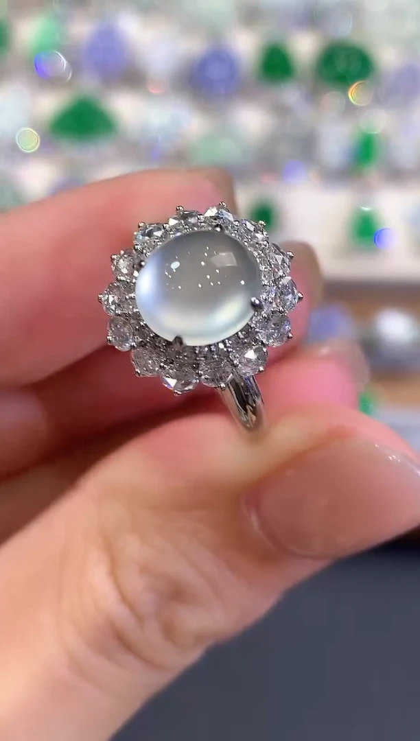 18K金镶嵌戒指翡翠a230