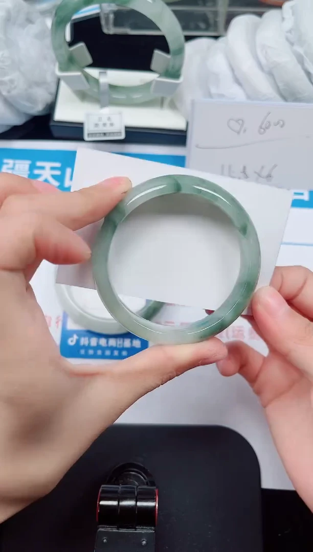 未镶嵌手镯石英质玉125-53/54