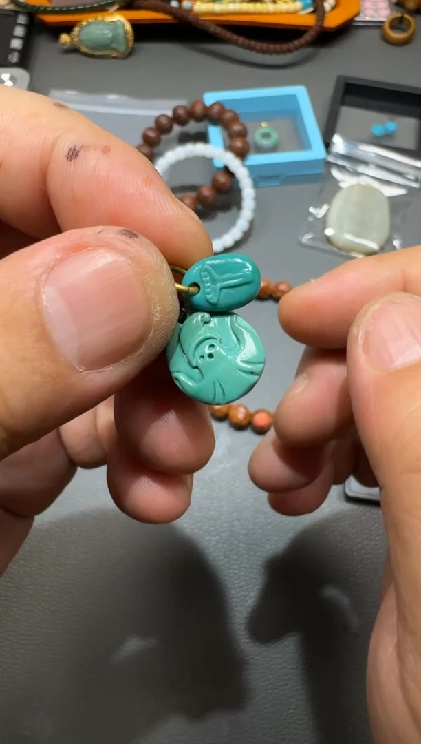 合金绿松石颈饰雕刻配饰