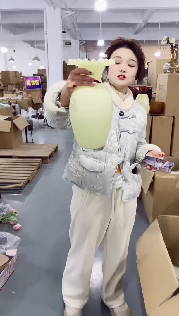 【闪购商品】玻璃私花主义花瓶厂-微瑕--PP8S