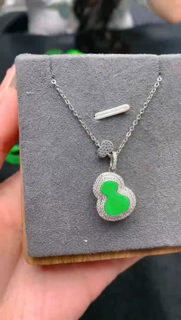 翡翠未镶嵌吊坠(不含链)天然A货翡翠