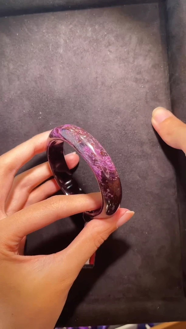 未镶嵌苏纪石（舒俱来）手镯多样性发一