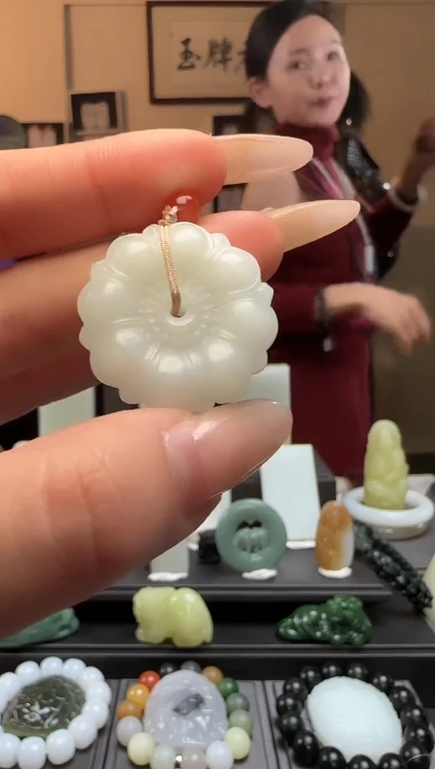 【闪购商品】和田玉白玉花未镶嵌吊坠