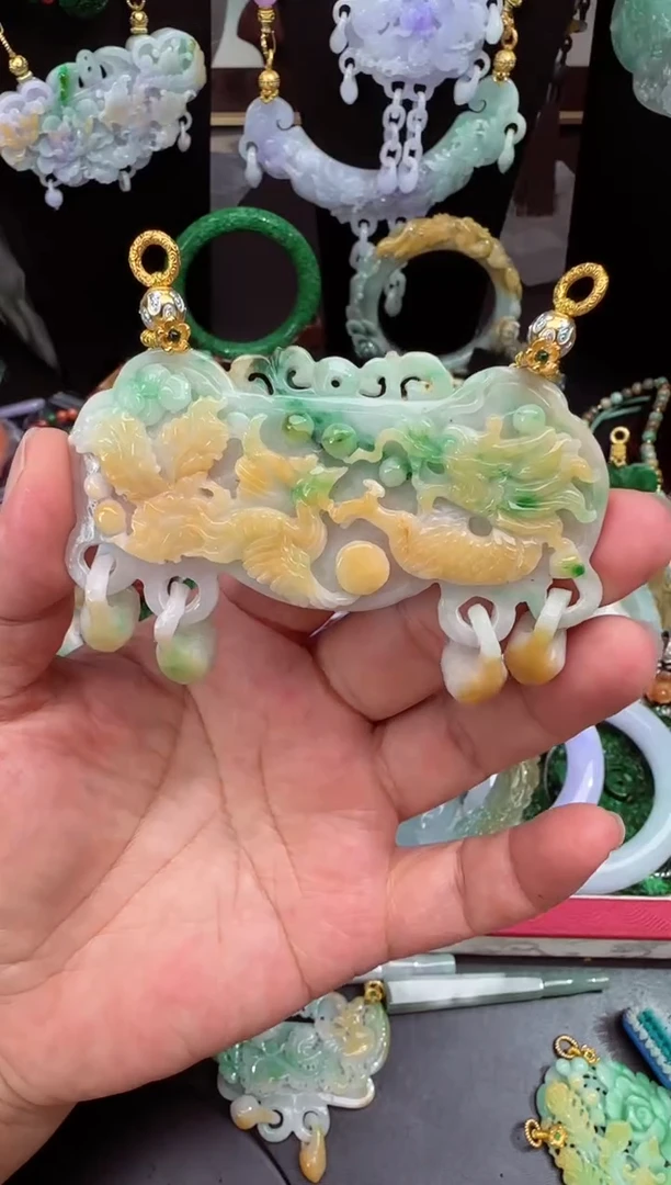颈饰未镶嵌翡翠吊坠