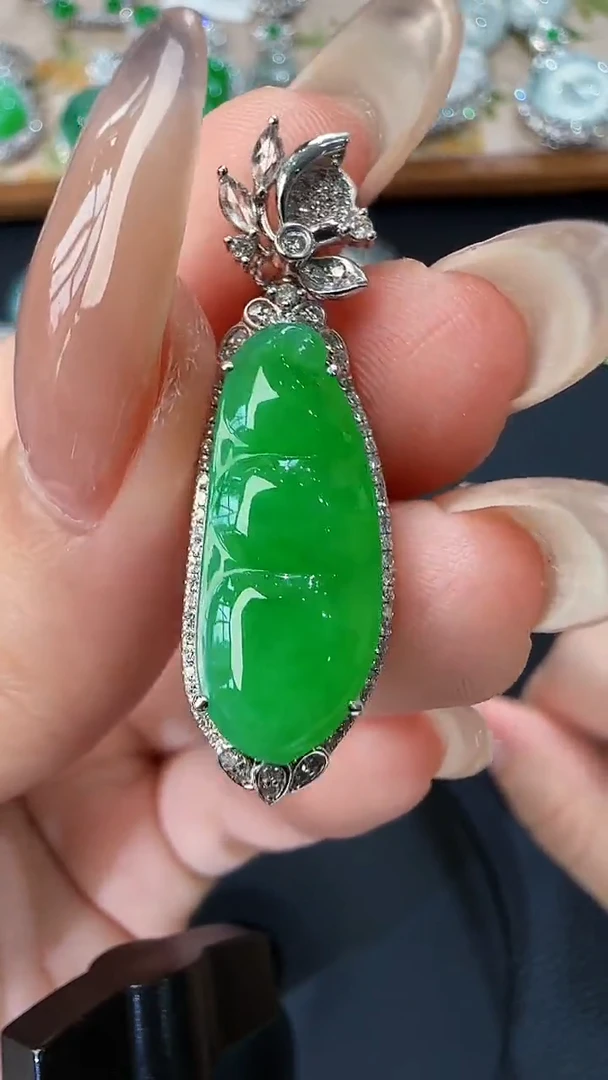翡翠18K金镶嵌吊坠(不含链)19