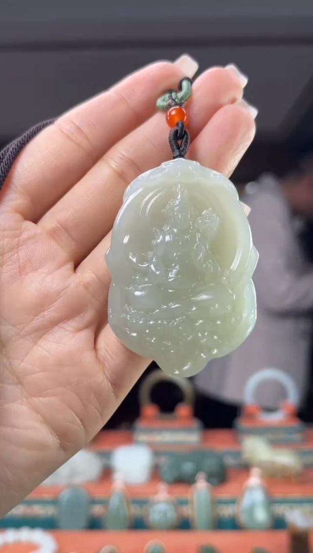 颈饰未镶嵌和田玉佩佩