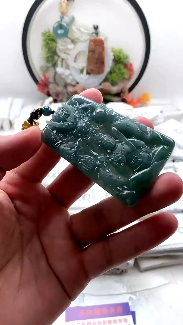 颈饰未镶嵌翡翠虚空藏