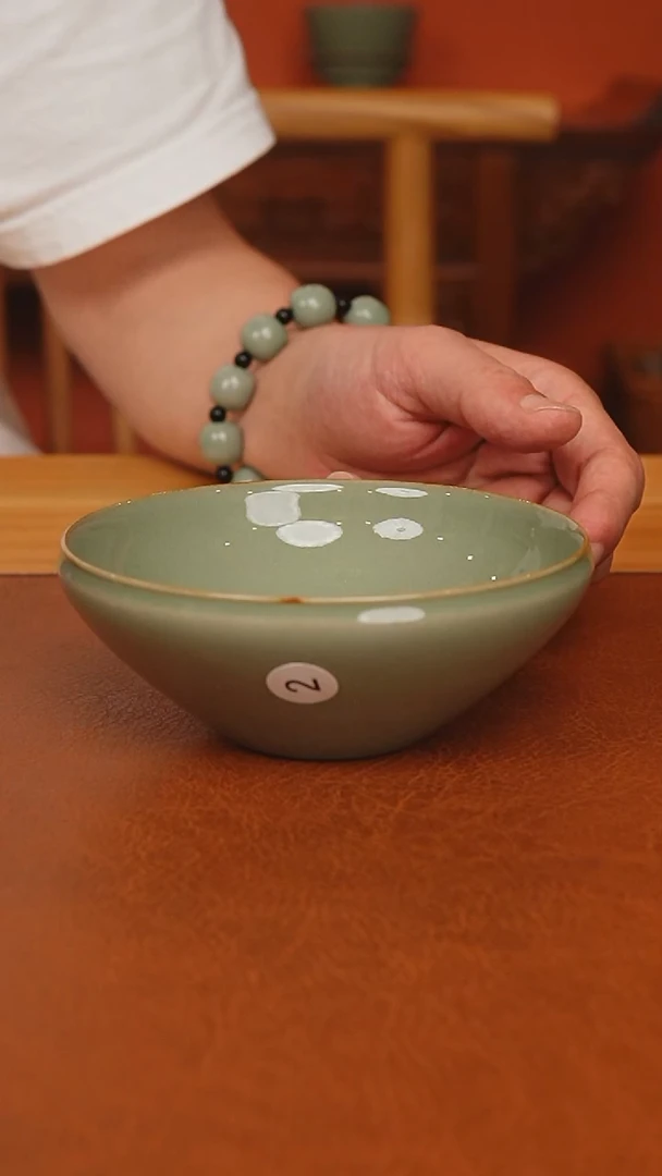 洁*德越窑秘色瓷束口钵二级品