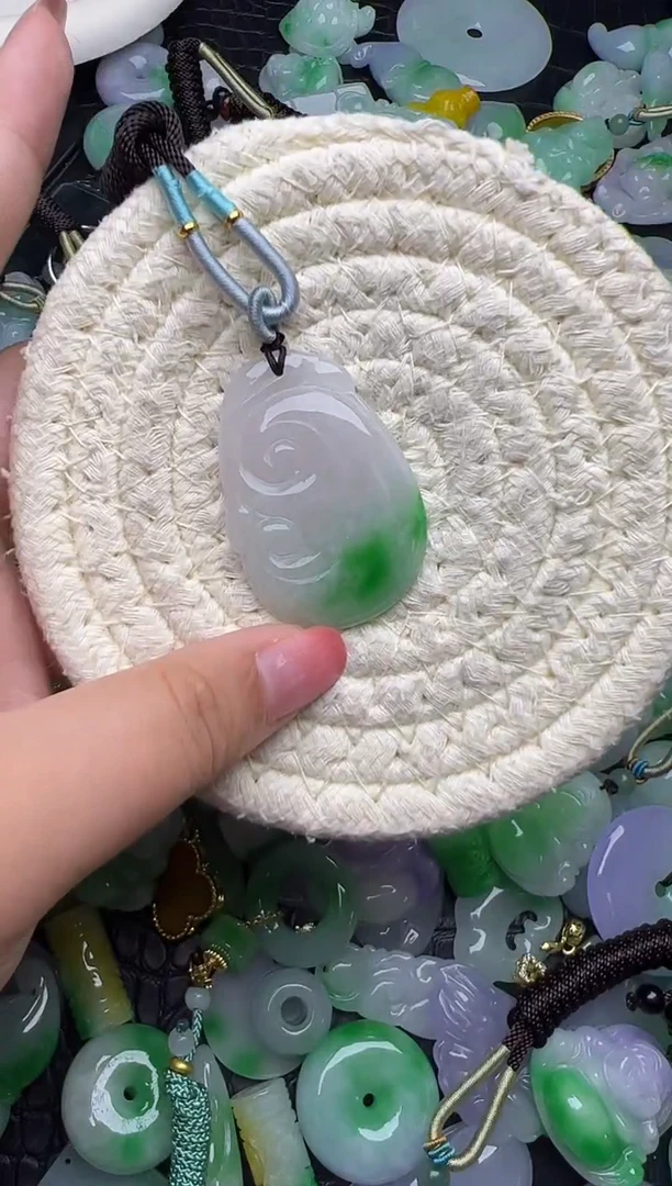 翡翠未镶嵌颈饰天然缅甸翡翠吊坠