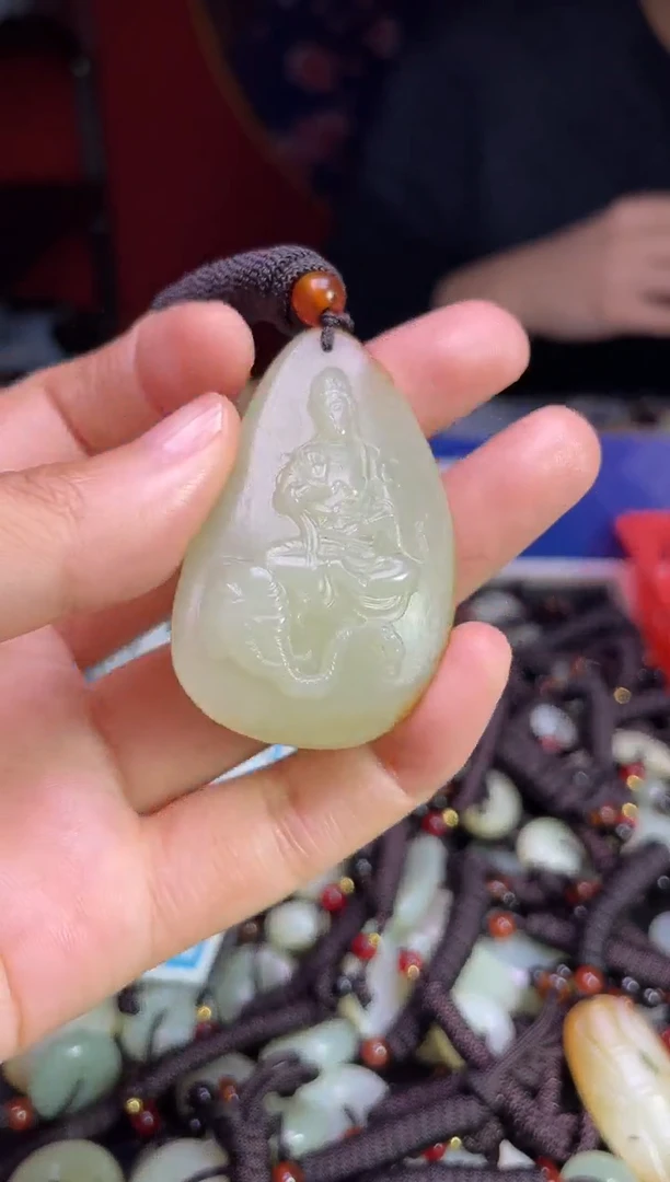 未镶嵌和田玉挂件1