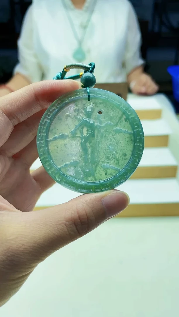 翡翠未镶嵌颈饰08050034