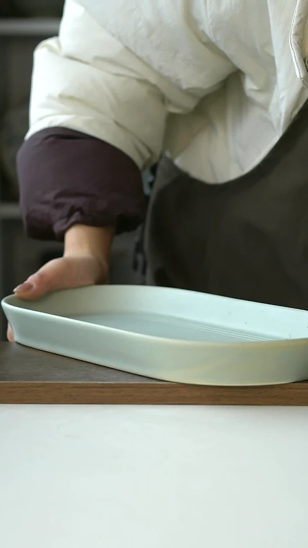 【闪购商品】陶瓷微瑕TK青玉31cm椭圆盘@4-2@